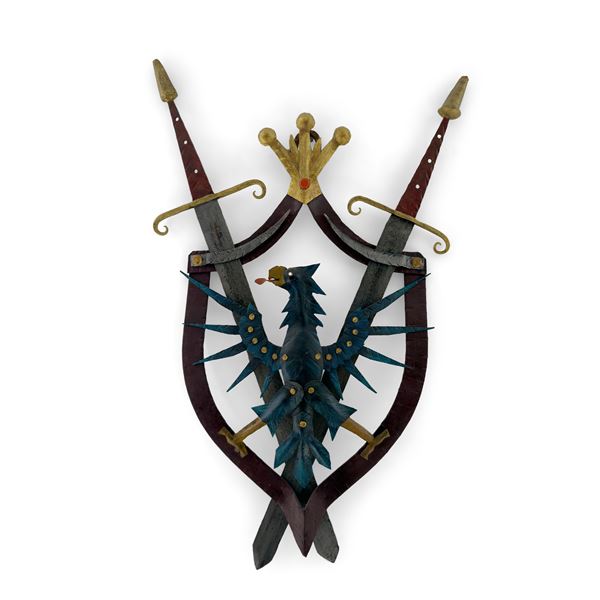 Stemma in ferro battuto in parte dorato e policromo