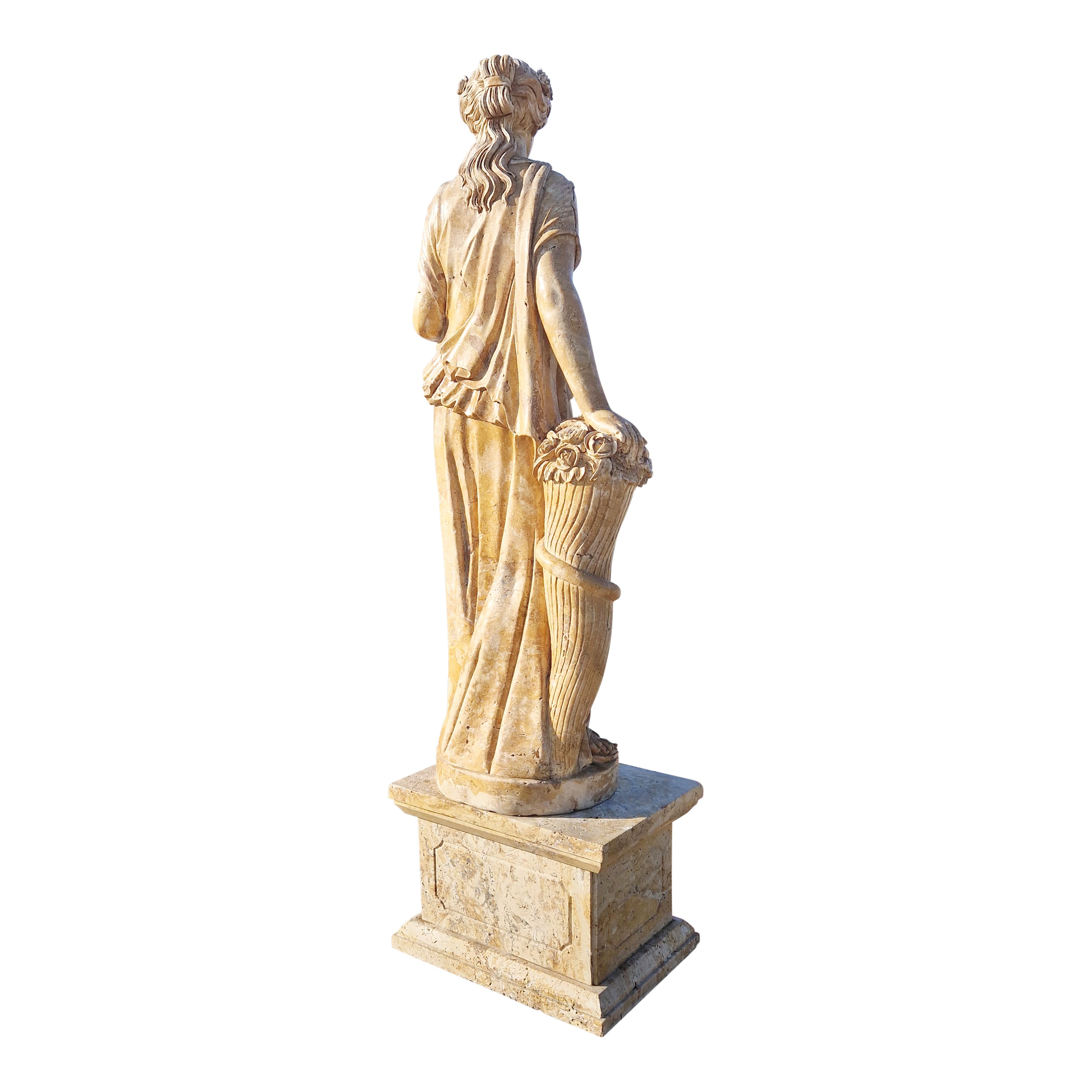 Le Quattro Stagioni, quattro grandi sculture in travertino