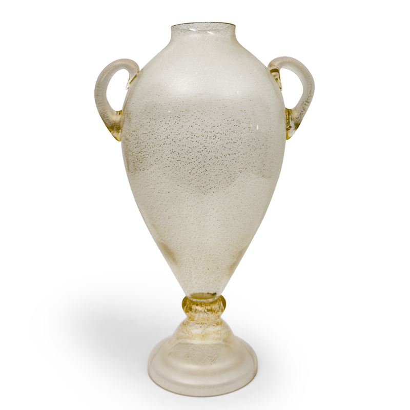 Grande vaso biansato in vetro pulegoso parzialmente a inclusioni dorate, Murano