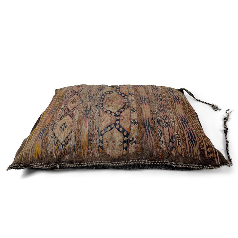 Grande cuscino rivestito in tessuto Kilim