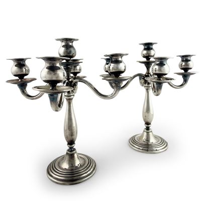 Candelabri in argento, coppia con stelo a balaustro