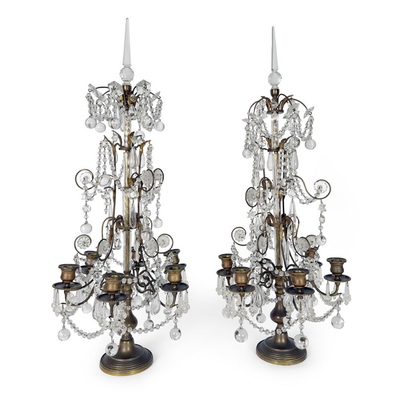 Coppia di girandoles a sei luci in bronzo patinato