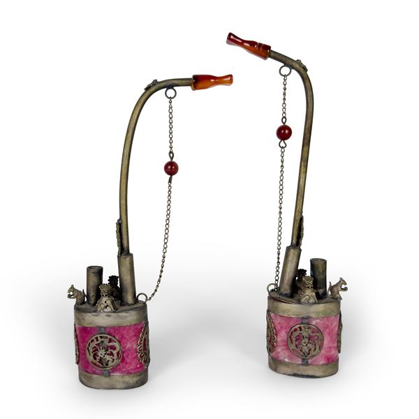 Due pipe in pietra dura rosa, Arte Orientale