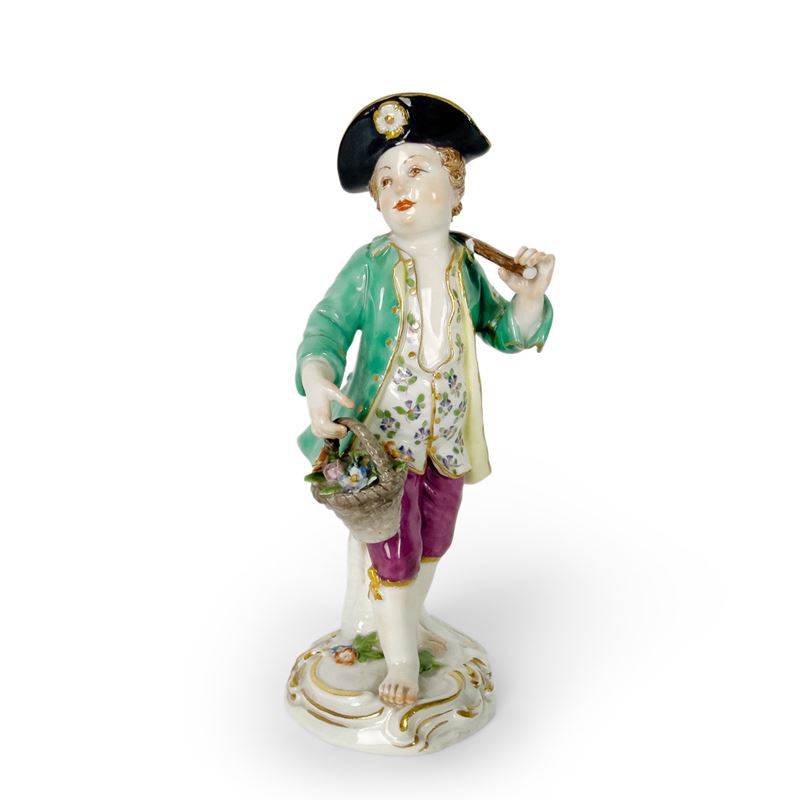 Meissen, Contadino con cesto di fiori, scultura in porcellana policroma