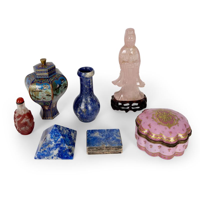 Piccola collezione di oggetti diversi