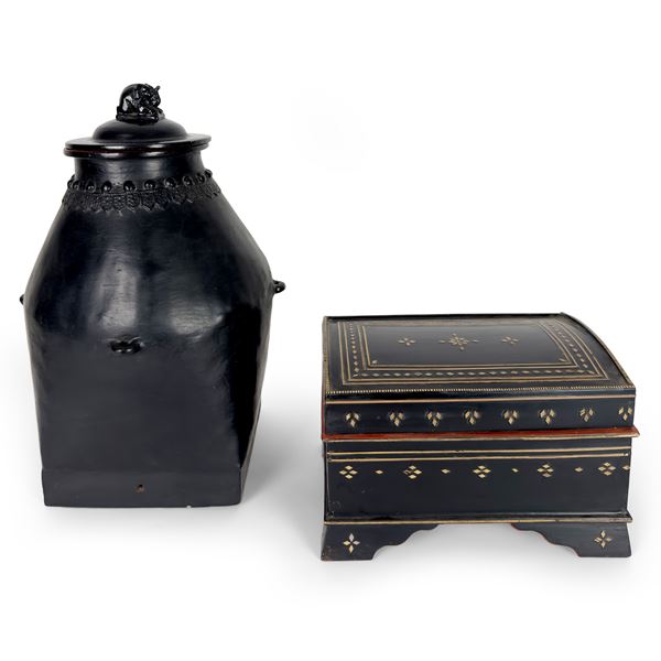 Vaso con coperchio in legno laccato nero, Arte indiana