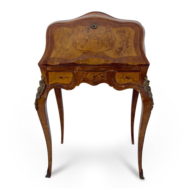 Piccolo bureau dos d'âne da centro