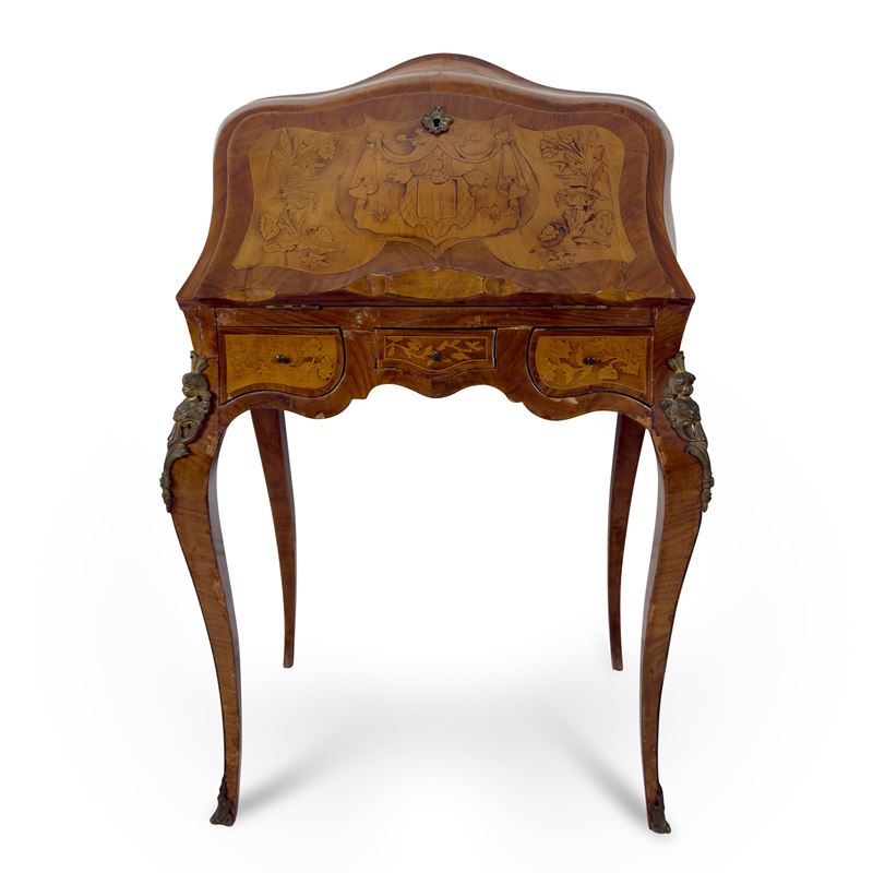 Piccolo bureau dos d'âne da centro