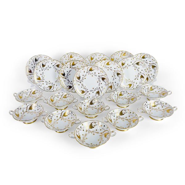Dieci tazze da consommé Marie in porcellana bianca e dorata, Tiffany&Co.