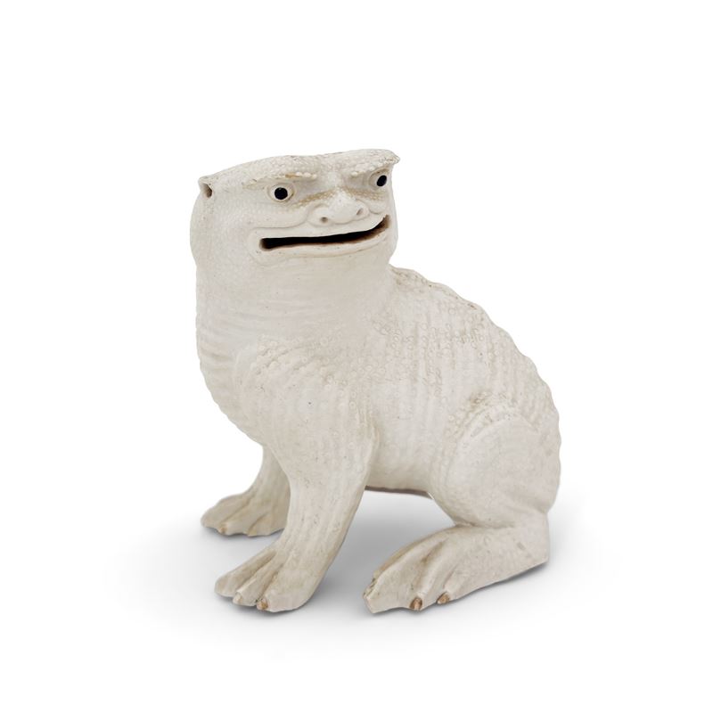 Antica scultura in ceramica bianca raffigurante un rospo, Cina