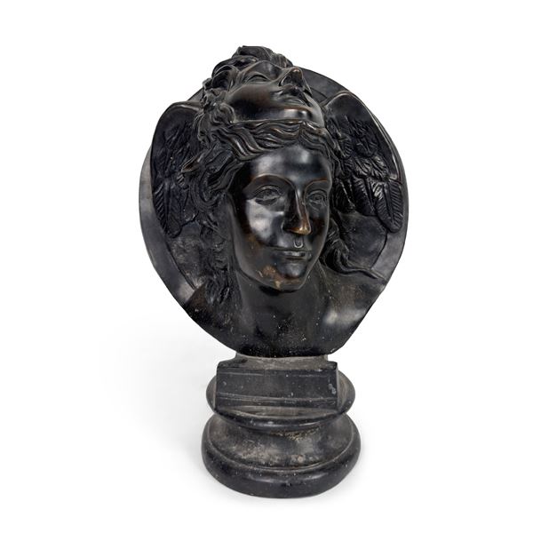 Hypnos, testa in bronzo patinato dalla scultura di Emilio Santarelli