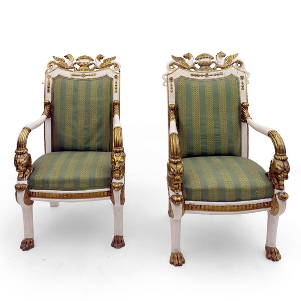 Coppia di poltrone in legno dorato e dipinto avorio, 1820 circa