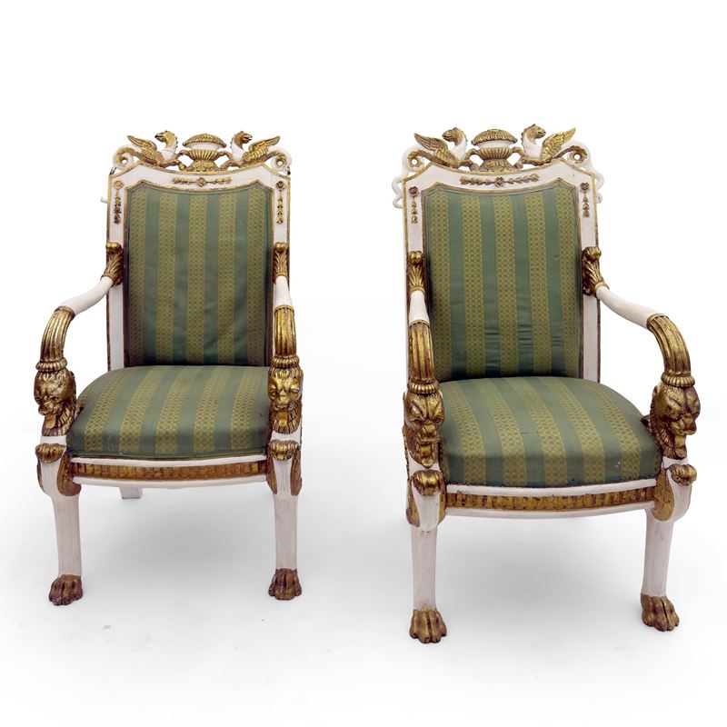Coppia di poltrone in legno dorato e dipinto avorio, 1820 circa