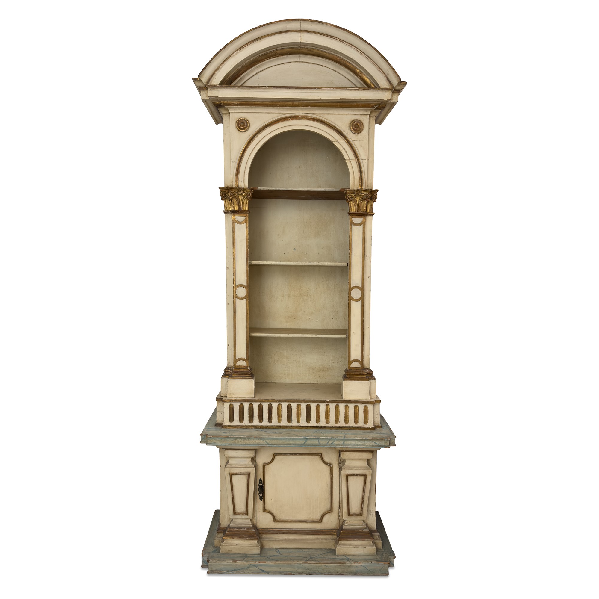 Coppia di antiche librerie a edicola in legno laccato avorio e dorato