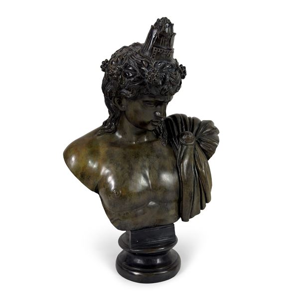 Antinoo come Dioniso, busto in bronzo patinato