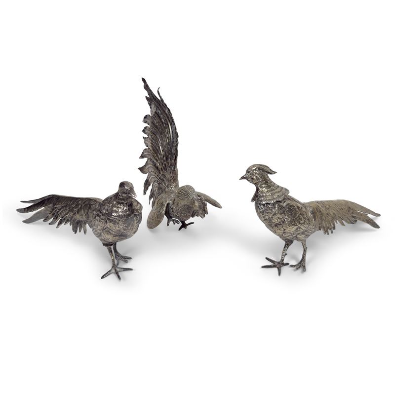 Scultura di gallo e fagiani in metallo argentato