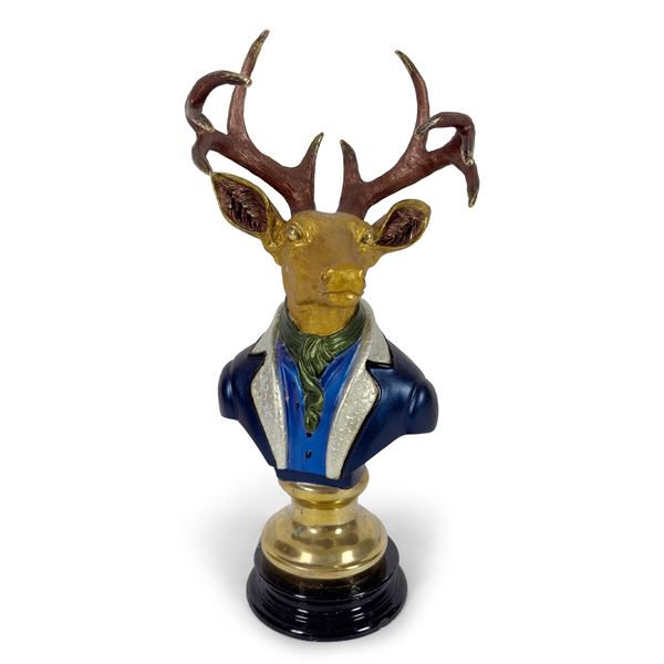 Busto di cervo con giacca e cravatta alla Steinkerque in bronzo a patina policroma e dorato