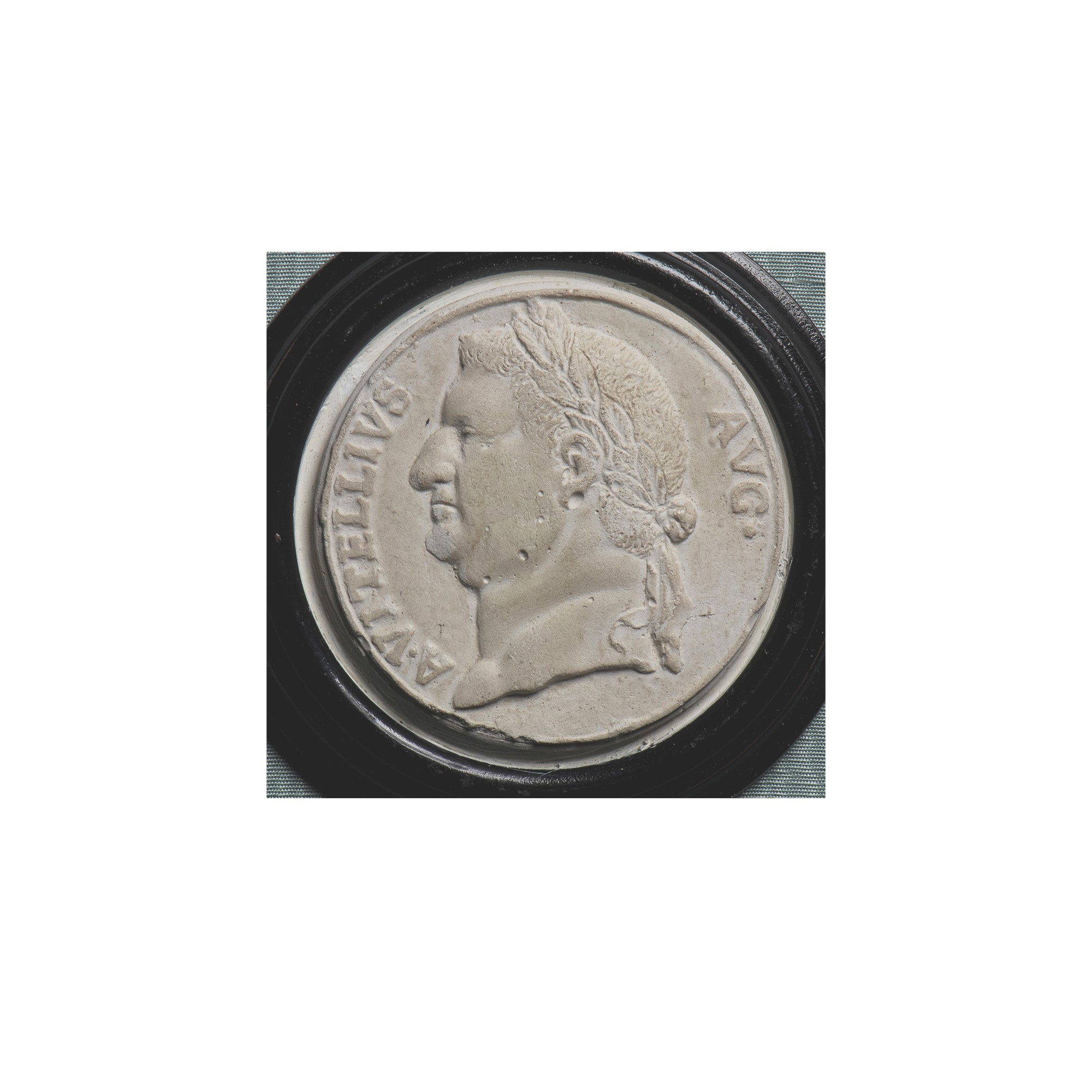 Quattro calchi in gesso di forma circolare, XIX secolo