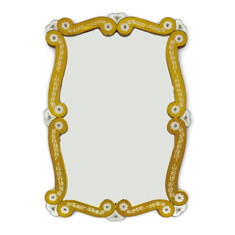Specchiera di forma sagomata, cornice in oro, 102 x 68,5 cm