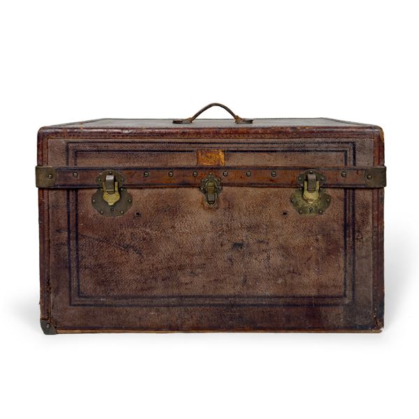 Boîte à chapeaux rivestita in cuoio, bottega parigina, Avenue de l'Opera, inizi del XX secolo