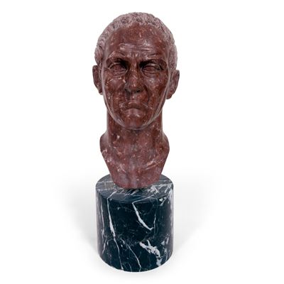Testa di imperatore con il capo laureato, marmo rosso Levanto su base in marmo nero venato