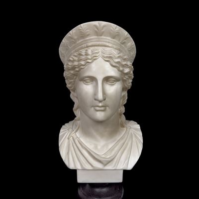 Testa di Diana, marmo bianco, h. 70 cm