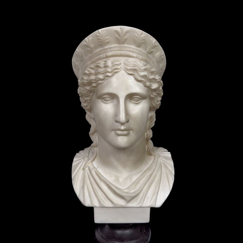 Testa di Diana, marmo bianco, h. 70 cm
