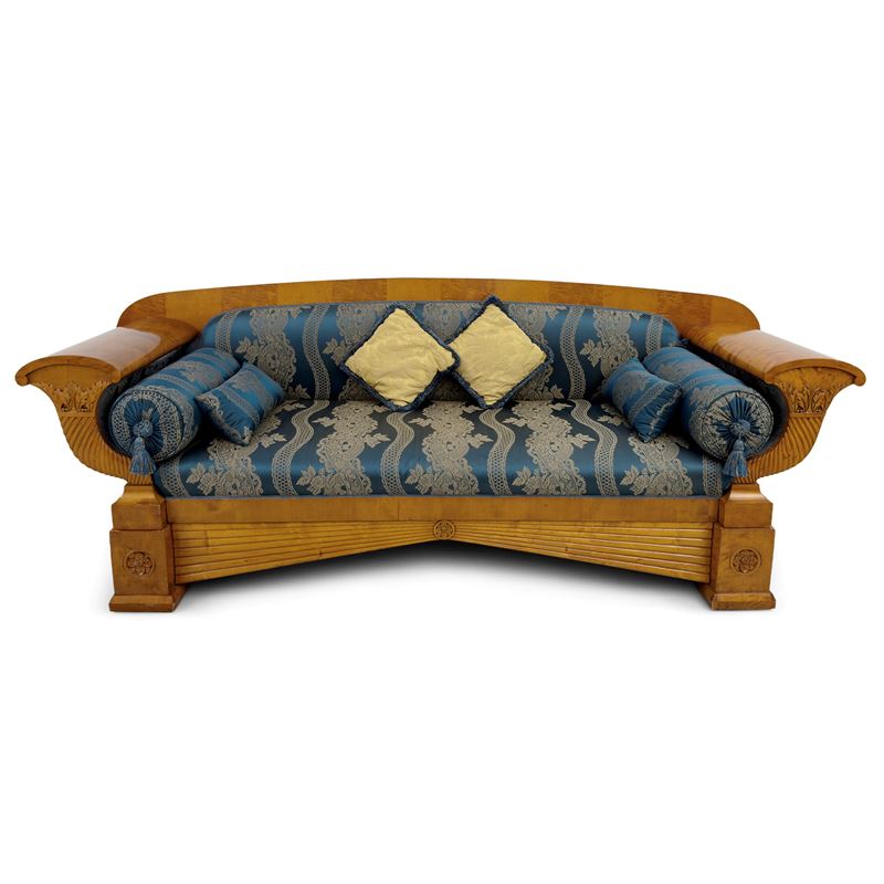 Divano impiallacciato in betulla, XIX secolo