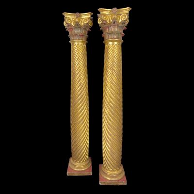 Colonne in legno dorato, XVIII secolo, con fusto scanalato