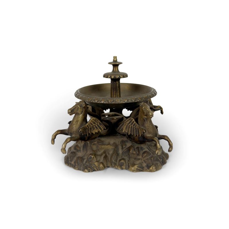 Modellino di fontana in bronzo patinato