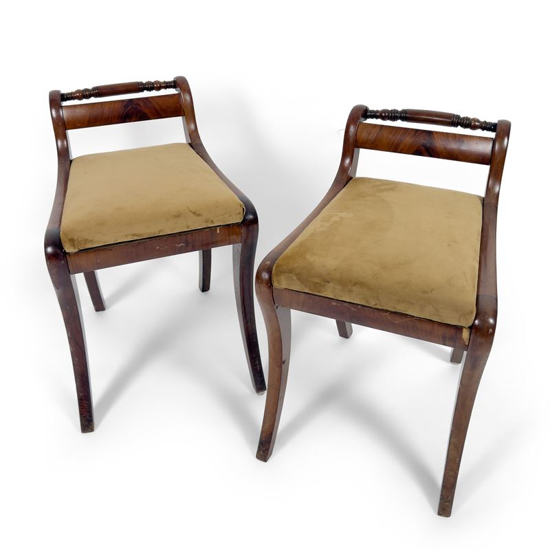 Coppia di panchetti in mogano, Nord Europa, XIX secolo