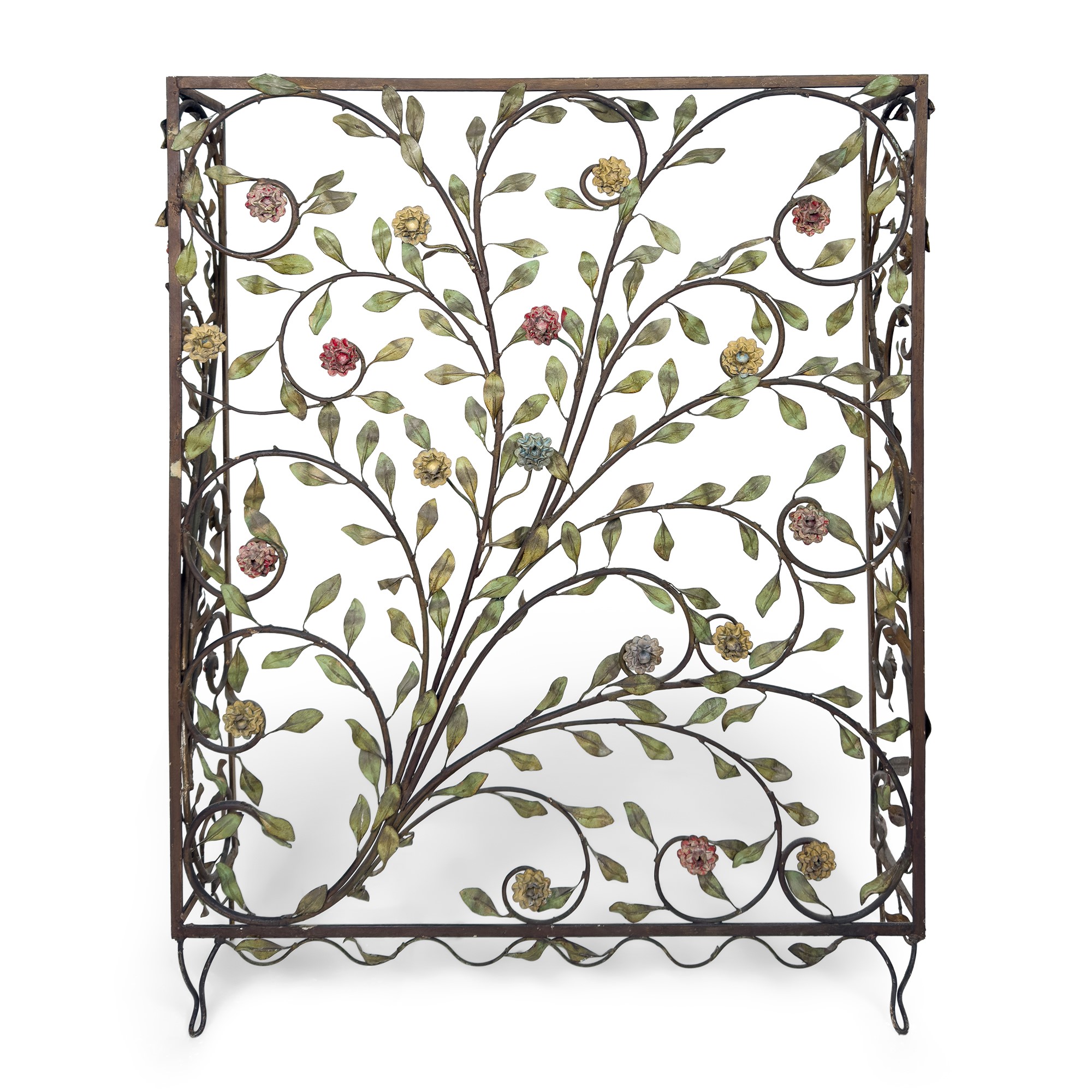 Due copritermosifone in ferro battuto e dipinto