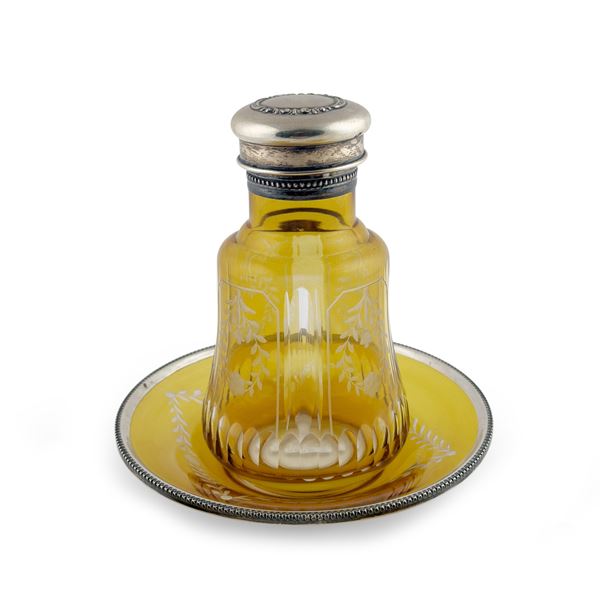 Bottiglia da notte con piatto in vetro spesso giallo, Boemia