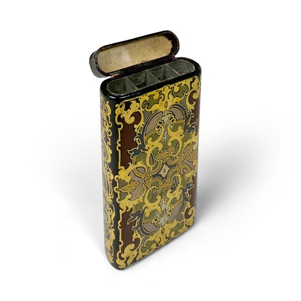 Portasigari in papier maché dipinto e dorato