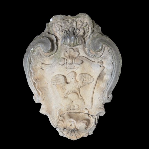 Antico stemma nobiliare in pietra di Vicenza