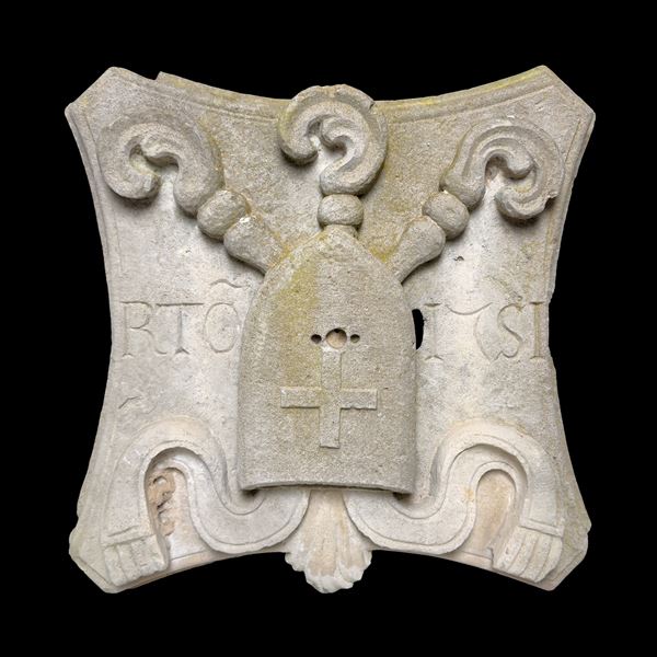 Antico stemma in pietra di Vicenza