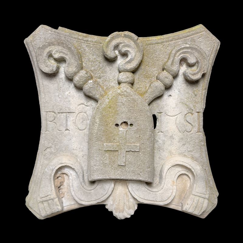 Antico stemma in pietra