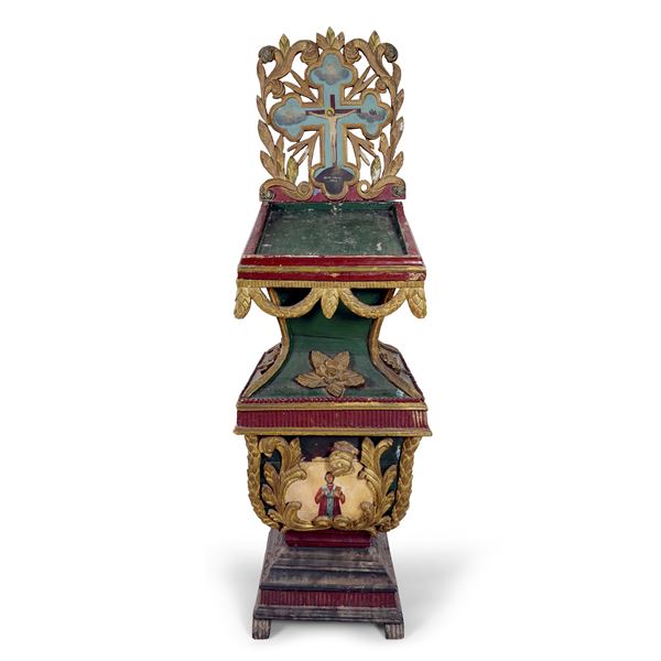 Leggio da icona in legno laccato, dorato e policromo, Europa dell'Est, XIX secolo