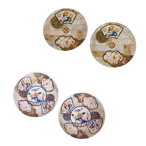 Due coppie di piatti in porcellana