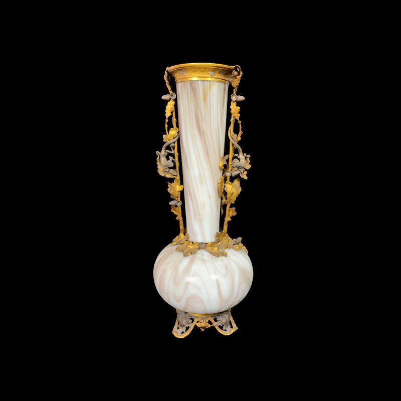 Vaso in vetro simulante il marmo