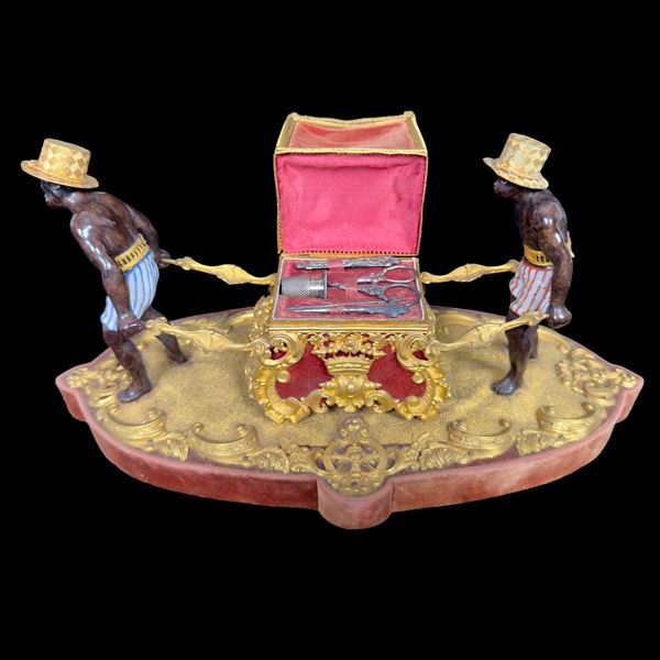 Raro necessaire da cucito "au bon sauvage", Francia, XIX secolo