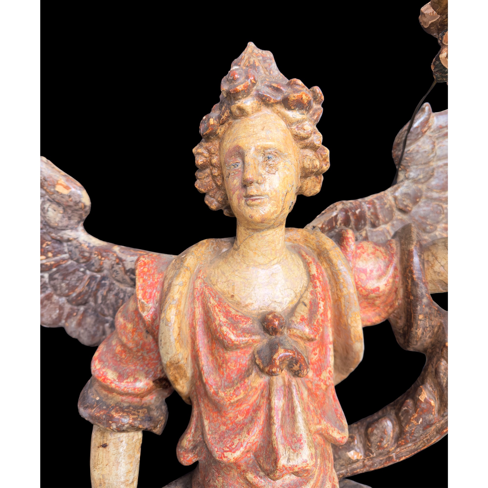Coppia di angeli reggitorcia, legno policromo e dorato, XVIII secolo