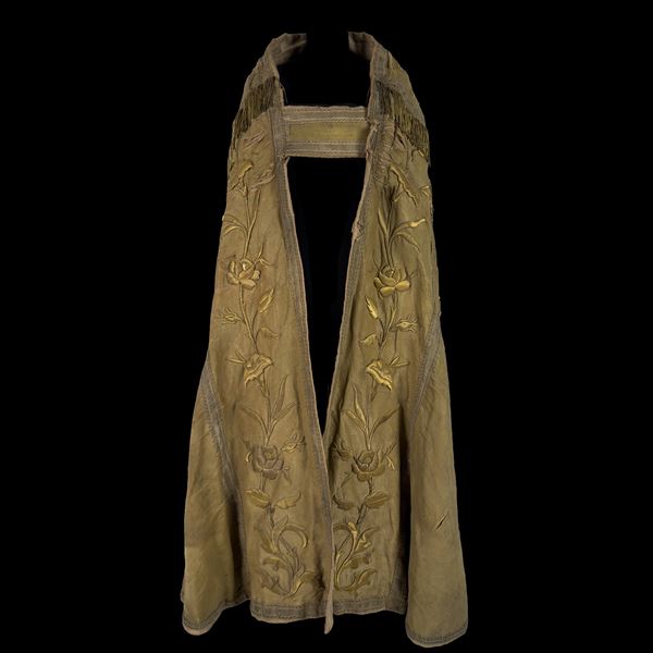 Antica pianeta in seta giallo ocra UNITA a un drappo in velluto rosso