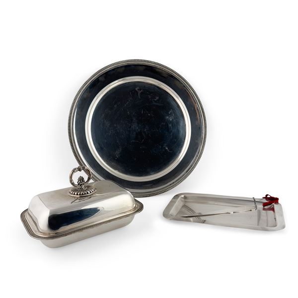 Vassoio circolare, scaldavivande e portalettere, in argento