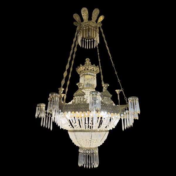 Lampadario a sedici luci disposte su due palchi, prima metà del XIX secolo