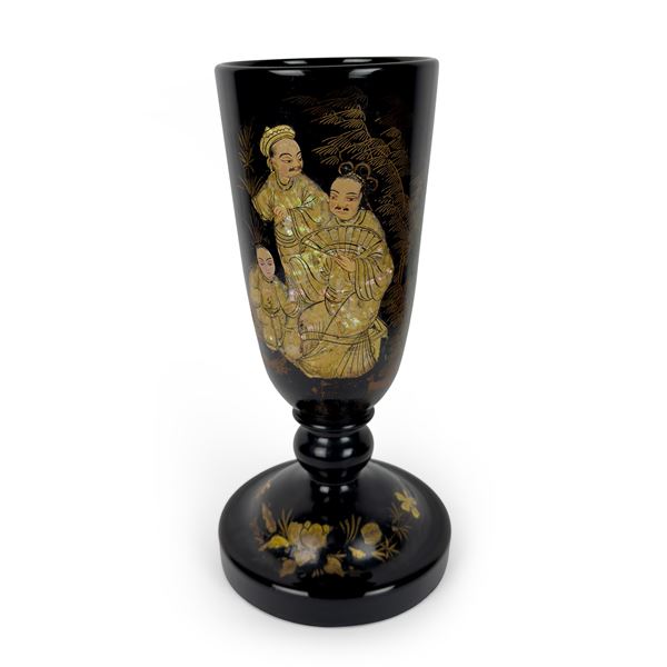 Coppa in vetro nero, fine del XIX- inizi del XX secolo