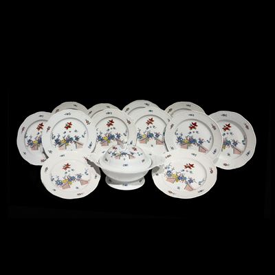 Meissen, Parte di servizio di piatti in porcellana bianca e policroma con decorazione kakiemon, X...