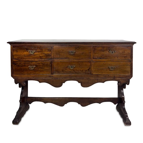 Coppia di credenze di noce, Venezia, XVII secolo