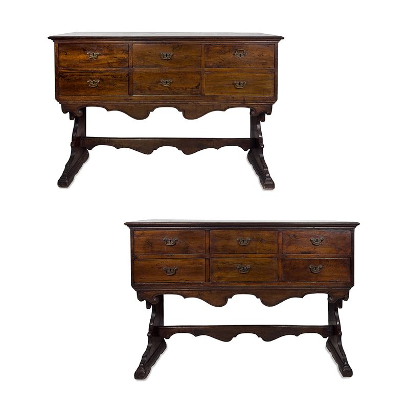 Credenza (coppia) di noce, Venezia, XVII secolo