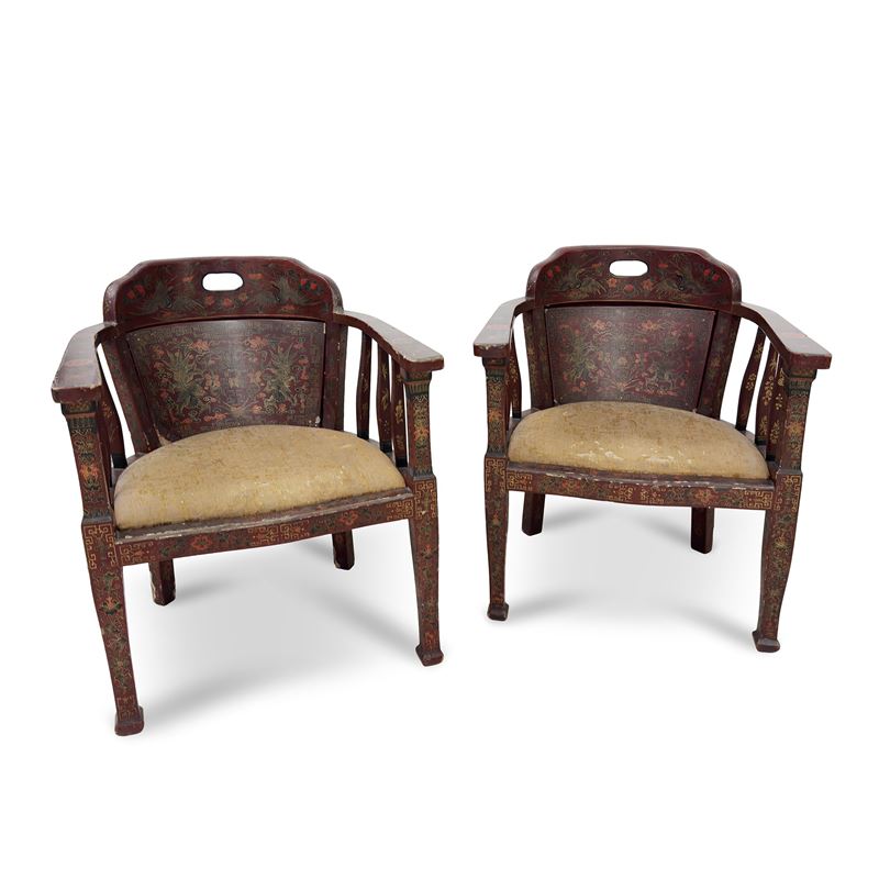 Coppia di poltroncine in legno laccato rosso, arte orientale, XIX secolo